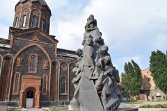 Chiesa del Santo Salvatore e monumento